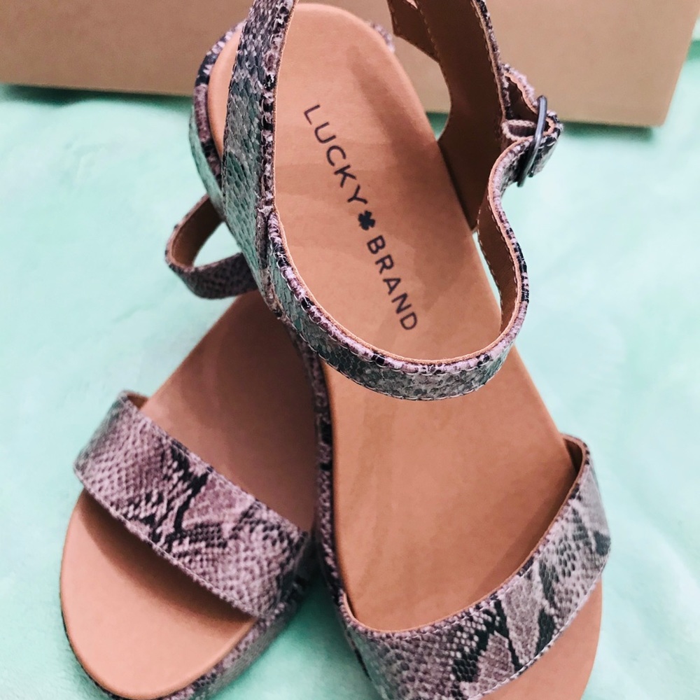 Lucky☘️Brand Sandals size 3